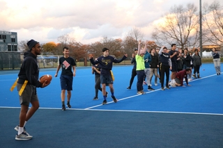 Hopplites playing football
